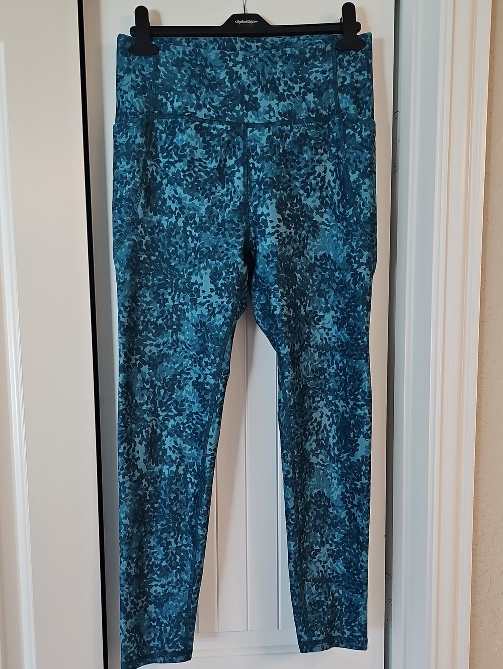Green Freely Print Leggings Size L